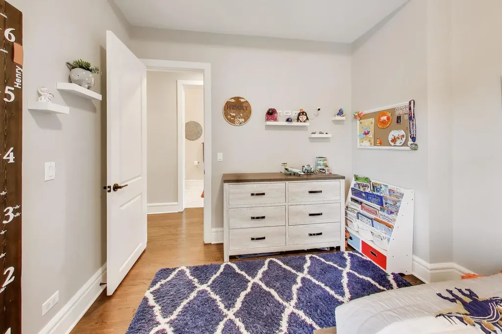 2136 West Belmont Avenue Chicago IL 60618