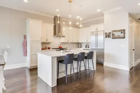 2136 West Belmont Avenue Chicago IL 60618