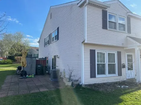 1863 Jamestown Circle Hoffman Estates IL 60169