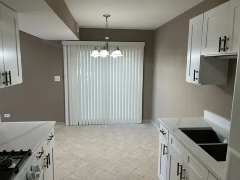 1863 Jamestown Circle Hoffman Estates IL 60169