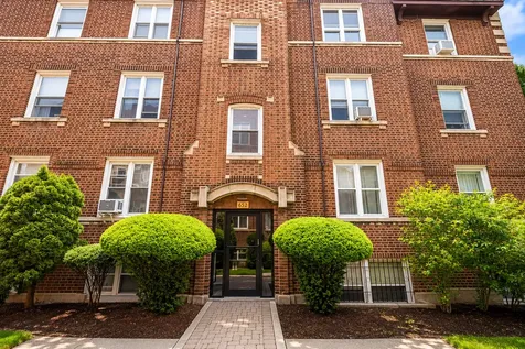 652 West Oakdale Avenue Chicago IL 60657