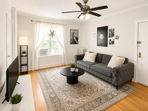 652 West Oakdale Avenue Chicago IL 60657