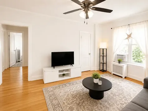 652 West Oakdale Avenue Chicago IL 60657