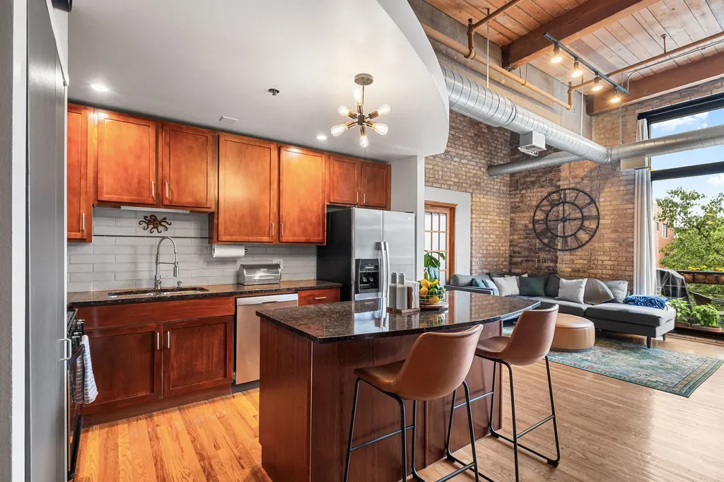 2300 West Wabansia Avenue Chicago IL 60647