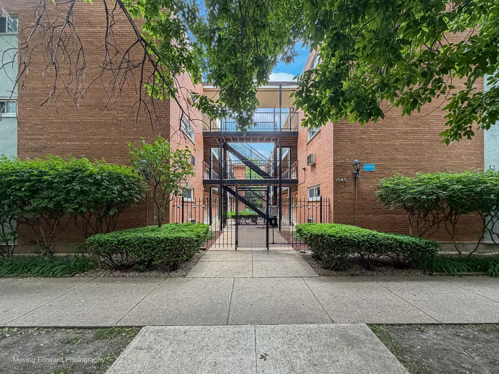 1545 West Chase Avenue Chicago IL 60626