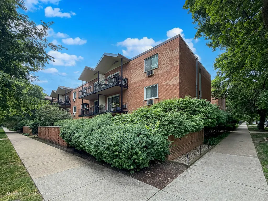 1545 West Chase Avenue Chicago IL 60626