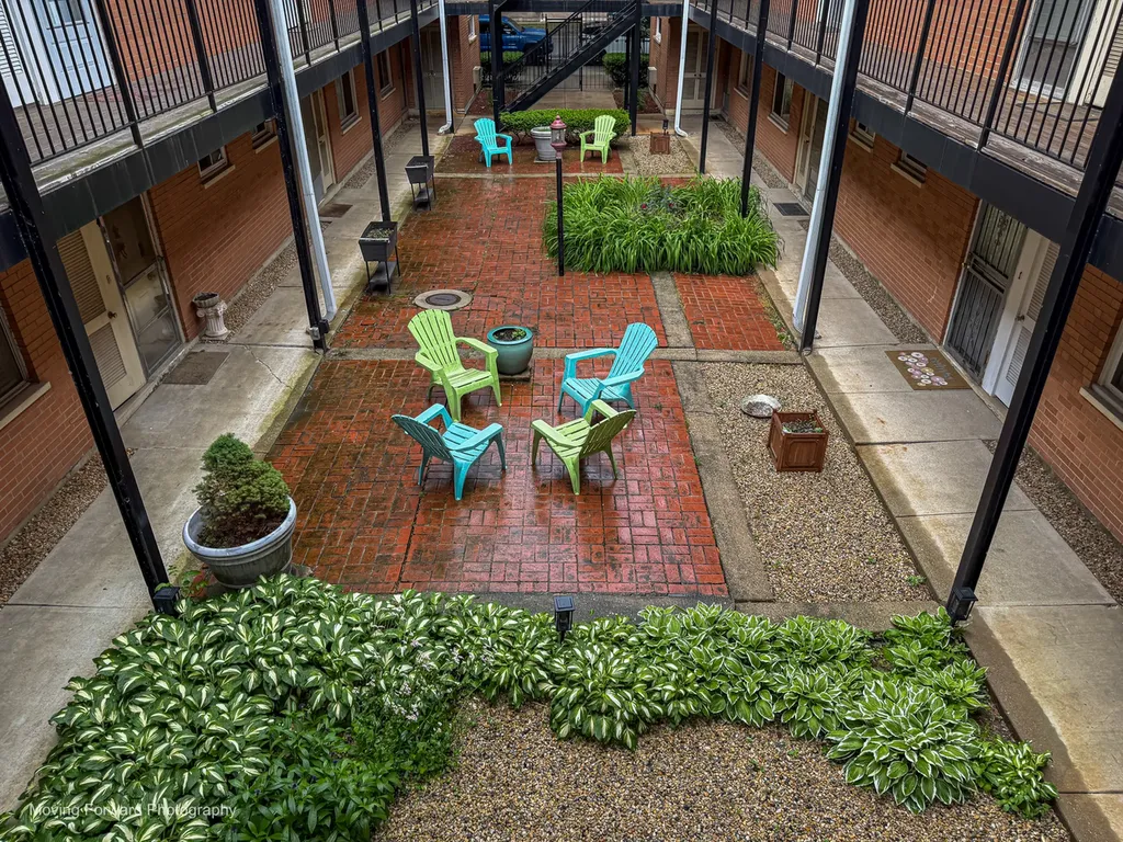 1545 West Chase Avenue Chicago IL 60626