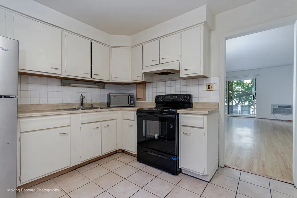 1545 West Chase Avenue Chicago IL 60626
