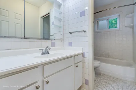 1545 West Chase Avenue Chicago IL 60626