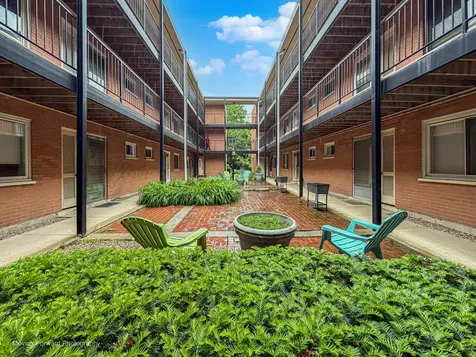 1545 West Chase Avenue Chicago IL 60626