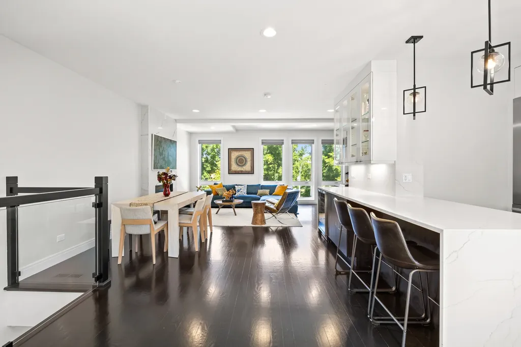 3901 South Lake Park Avenue Chicago IL 60653