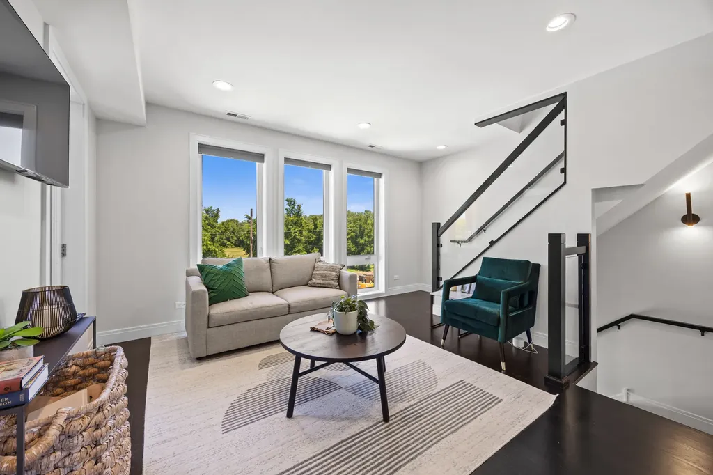 3901 South Lake Park Avenue Chicago IL 60653