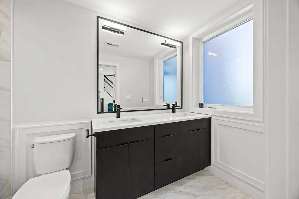 3901 South Lake Park Avenue Chicago IL 60653