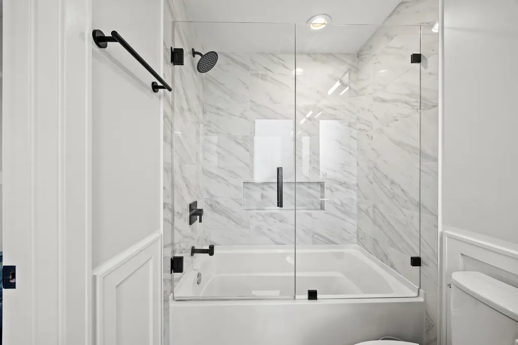 3901 South Lake Park Avenue Chicago IL 60653