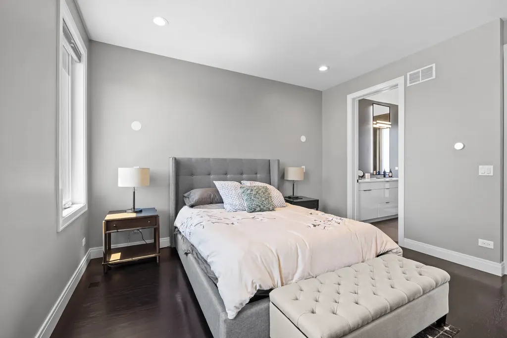 3901 South Lake Park Avenue Chicago IL 60653