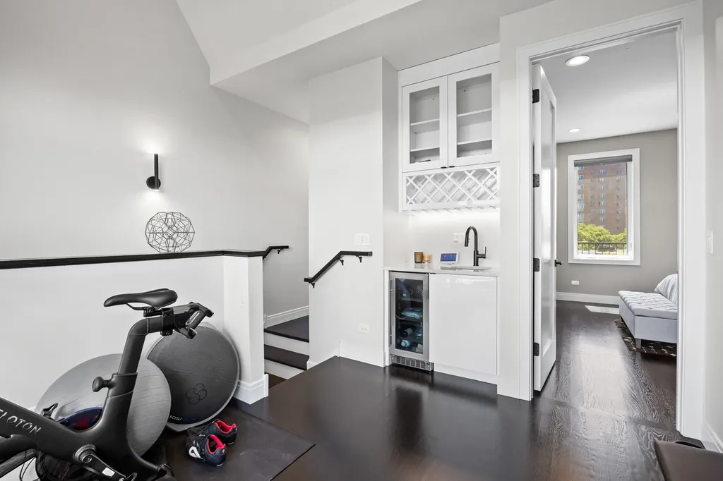 3901 South Lake Park Avenue Chicago IL 60653