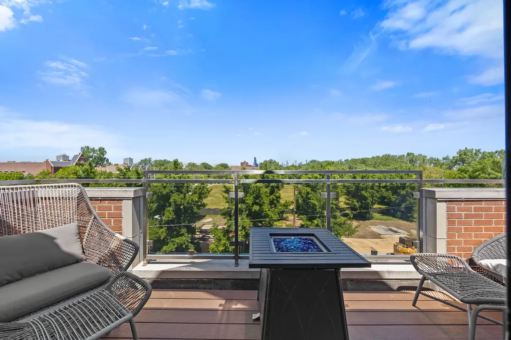 3901 South Lake Park Avenue Chicago IL 60653