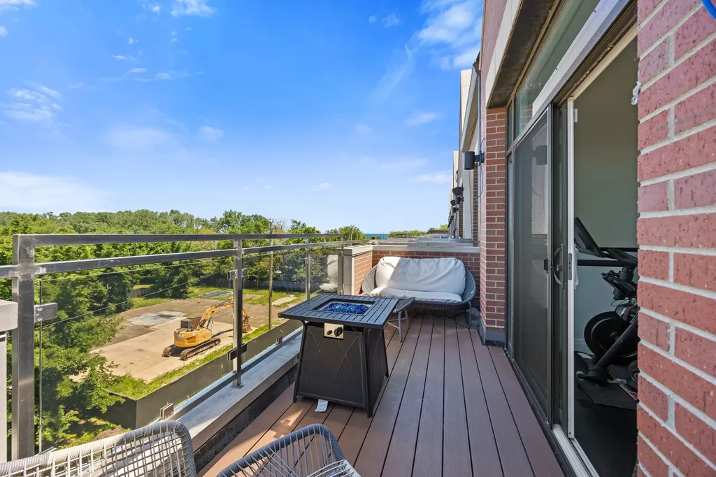 3901 South Lake Park Avenue Chicago IL 60653