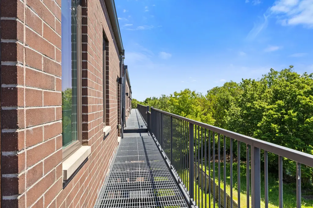 3901 South Lake Park Avenue Chicago IL 60653