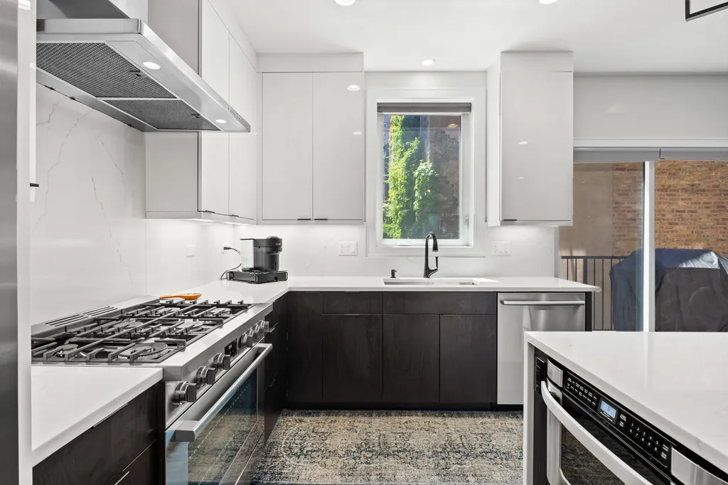 3901 South Lake Park Avenue Chicago IL 60653