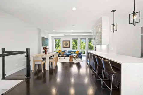 3901 South Lake Park Avenue Chicago IL 60653