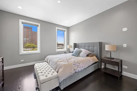 3901 South Lake Park Avenue Chicago IL 60653