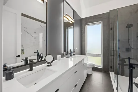 3901 South Lake Park Avenue Chicago IL 60653
