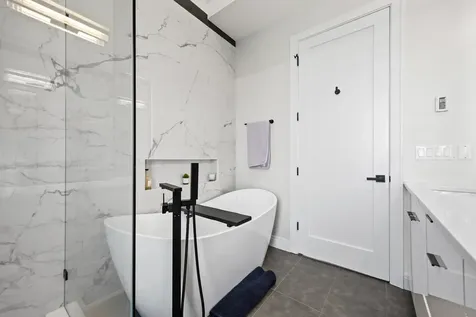 3901 South Lake Park Avenue Chicago IL 60653