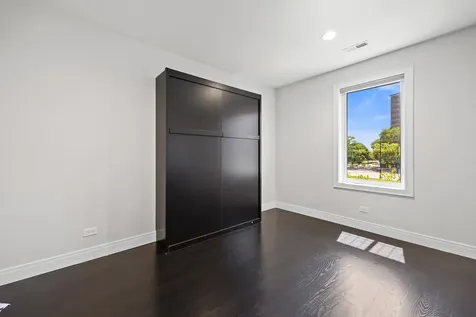 3901 South Lake Park Avenue Chicago IL 60653