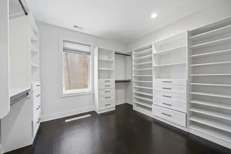 3901 South Lake Park Avenue Chicago IL 60653