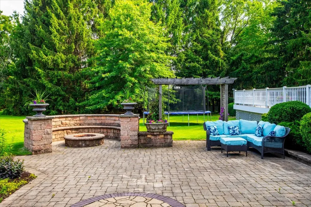24633 West 103rd Street Naperville IL 60564