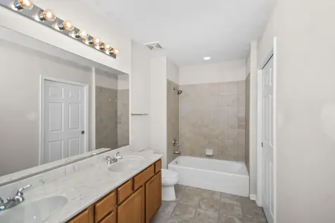 9440 South 51st Avenue Oak Lawn IL 60453