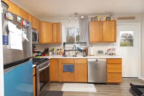 612 Silbury Court Mchenry IL 60050