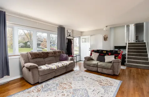 612 Silbury Court Mchenry IL 60050