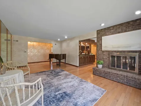 3720 Liberty Lane Glenview IL 60025