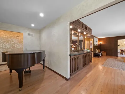 3720 Liberty Lane Glenview IL 60025