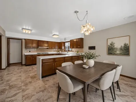 3720 Liberty Lane Glenview IL 60025
