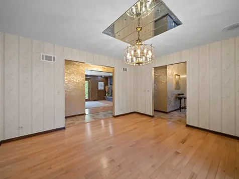 3720 Liberty Lane Glenview IL 60025