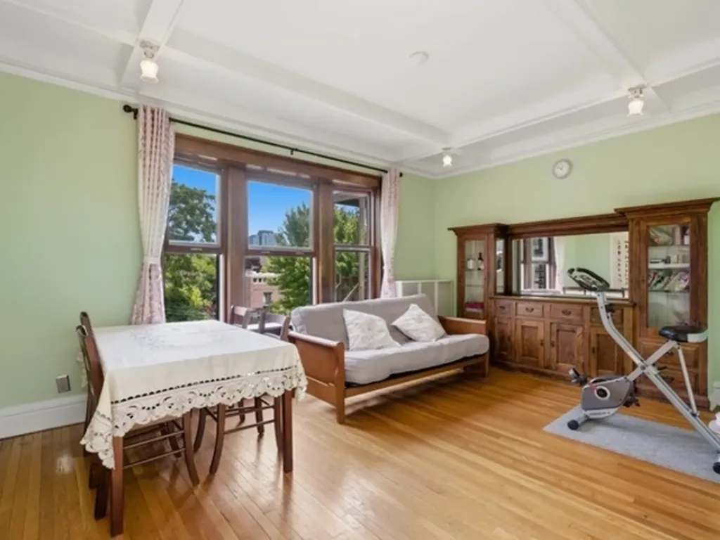 1446 East 56th Street Chicago IL 60637