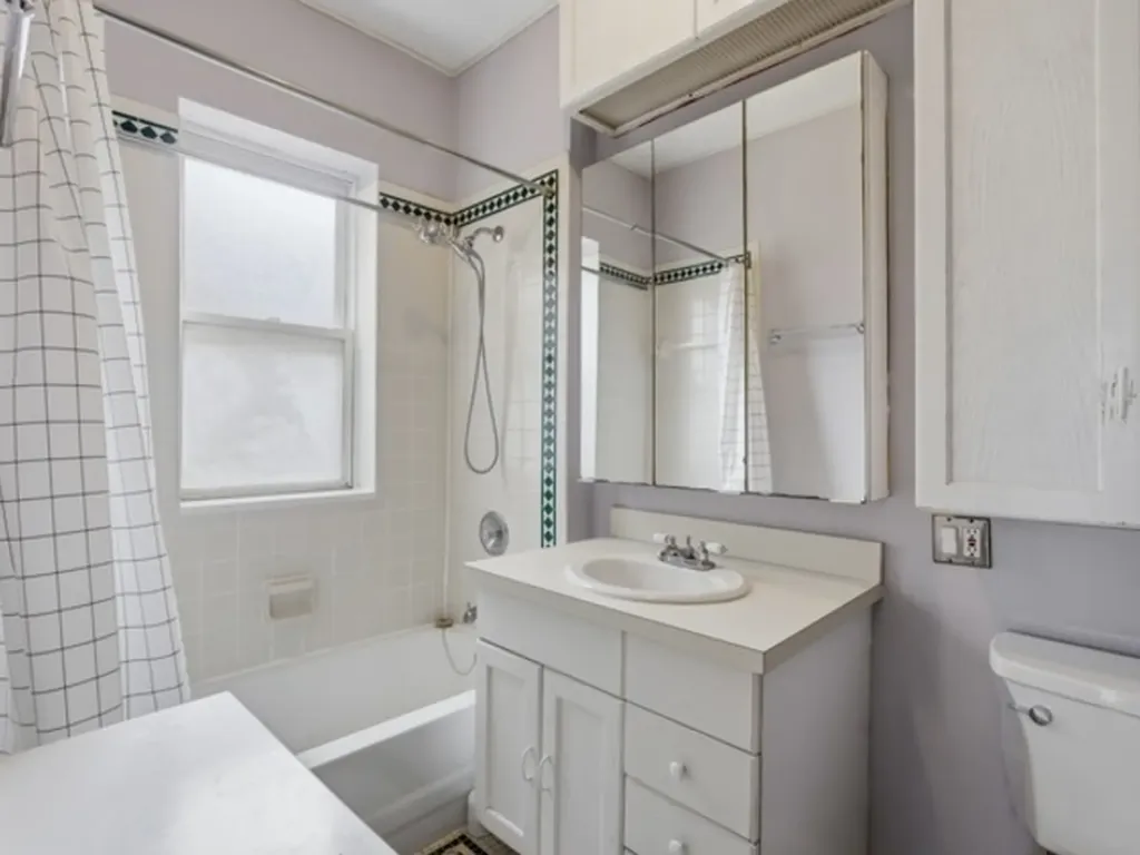 1446 East 56th Street Chicago IL 60637