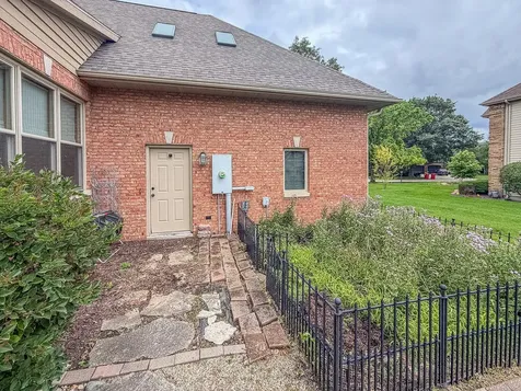 613 Pittsfield Drive Champaign IL 61822