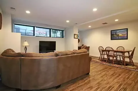 1045 West Cornelia Avenue Chicago IL 60657