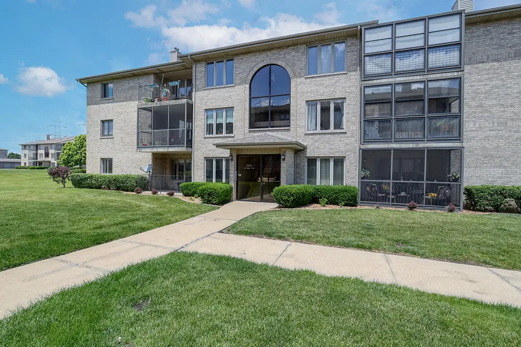 13934 Lavergne Avenue Crestwood IL 60418