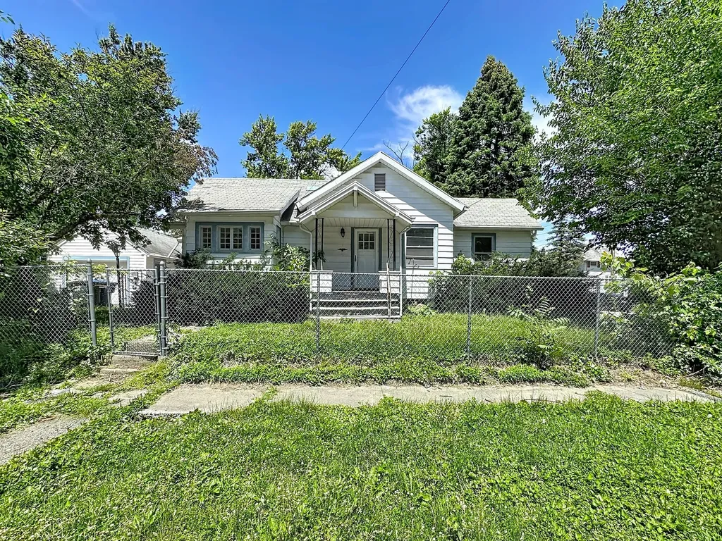 1843 24TH Avenue Moline IL 61265