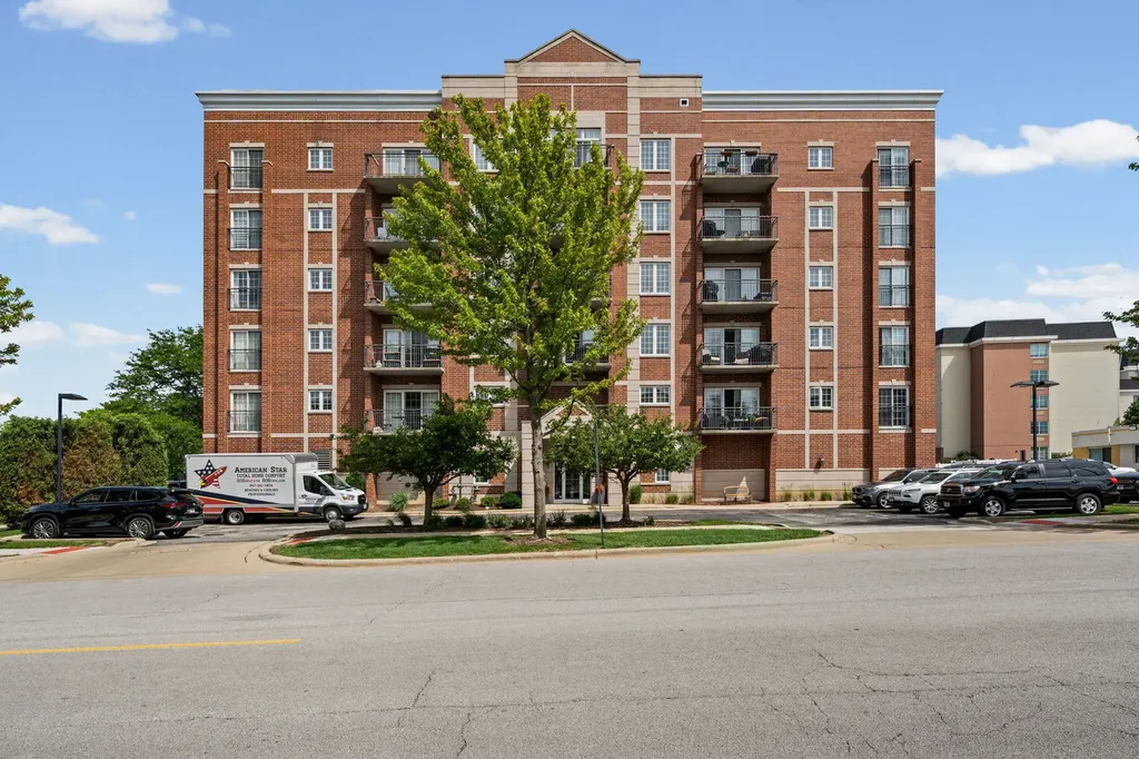 405 South Creekside Drive Palatine IL 60074