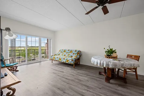 405 South Creekside Drive Palatine IL 60074