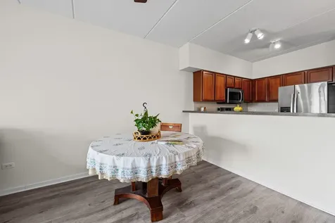 405 South Creekside Drive Palatine IL 60074