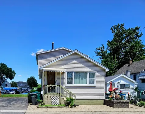 102 Lakeview Avenue Fox Lake IL 60020