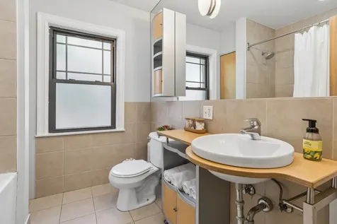 1467 West Fargo Avenue Chicago IL 60626