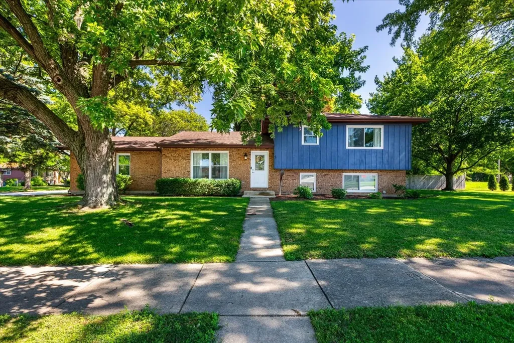 5 Redstart Road Naperville IL 60565